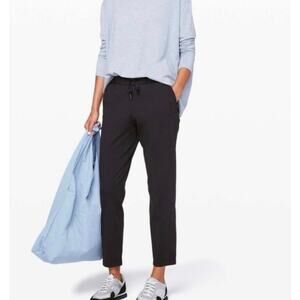 Lululemon On The Fly Black Pants Size 4 Women’s Elastic Waist Side Pockets